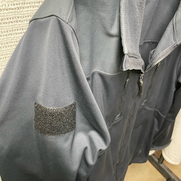 Under Armour duty jacket - Picture 3 of 4